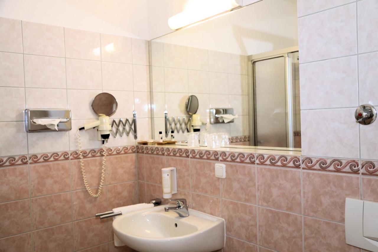 Hotel Goldener Adler Garni Hallstadt Εξωτερικό φωτογραφία